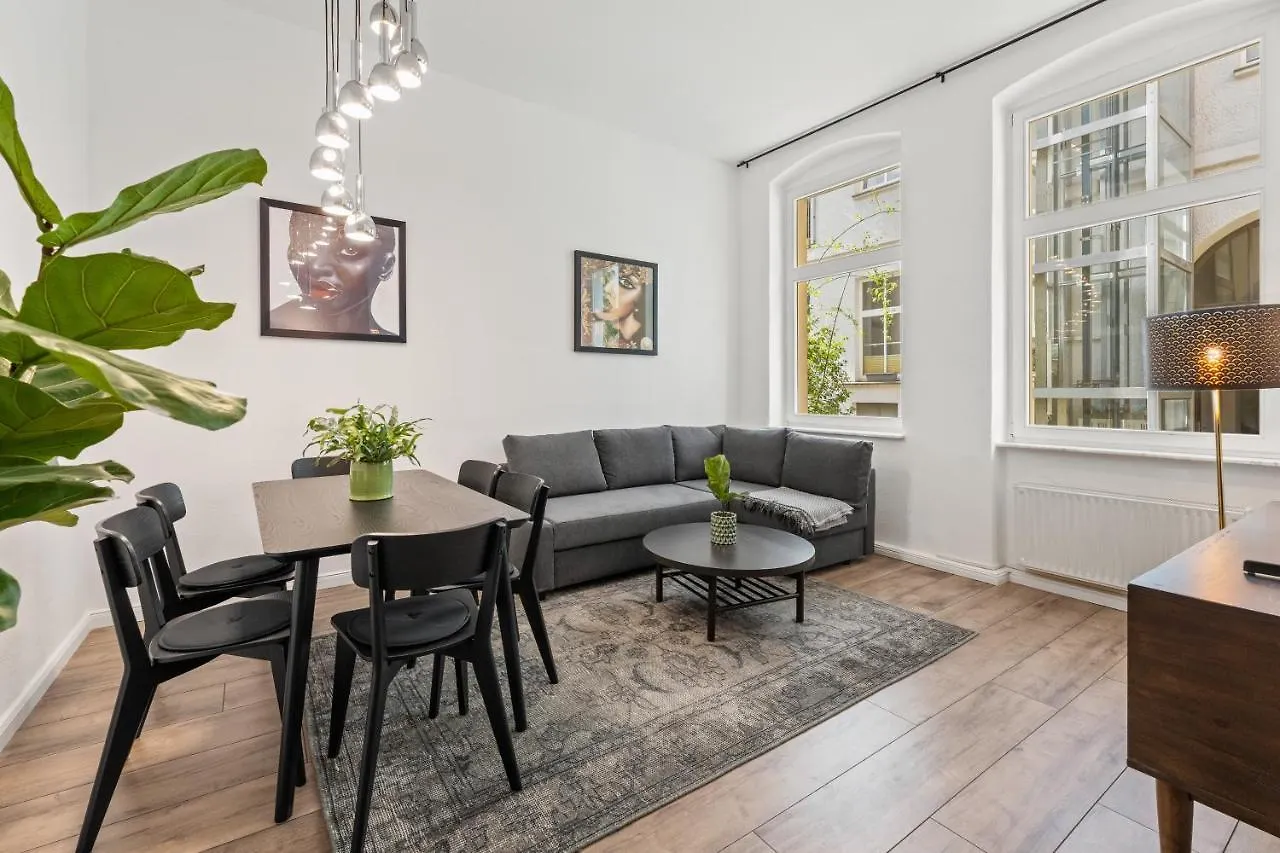 The Tieckstr Loft For Up To 7 People With 2 Bathrooms Berlin Apartment